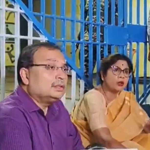 EVMs in all strongrooms secured, sealed: EC rebuts Trinamool's tampering claim