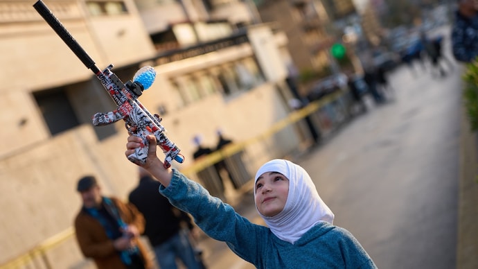 AP) us arms iran iranians kept guns did not mass protest regime change ayatollah islamic fundamentalist topple government