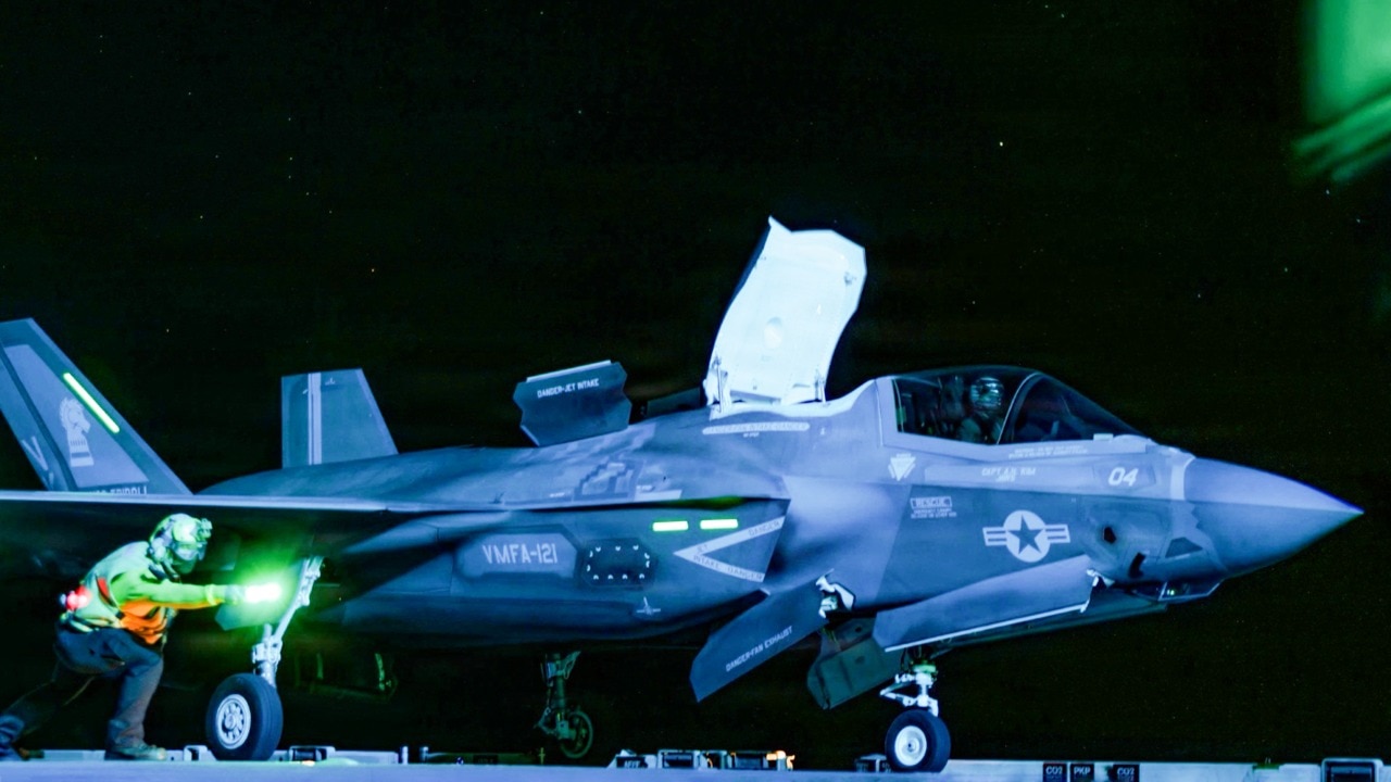 Stealth jets, 15 warships: US's show of strength near Iran waters amid blockade