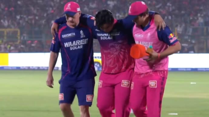 Vaibhav Sooryavanshi gets carried off the field in RR vs SRH. (Photo: Screebrab/JioStar) Vaibhav Sooryavanshi