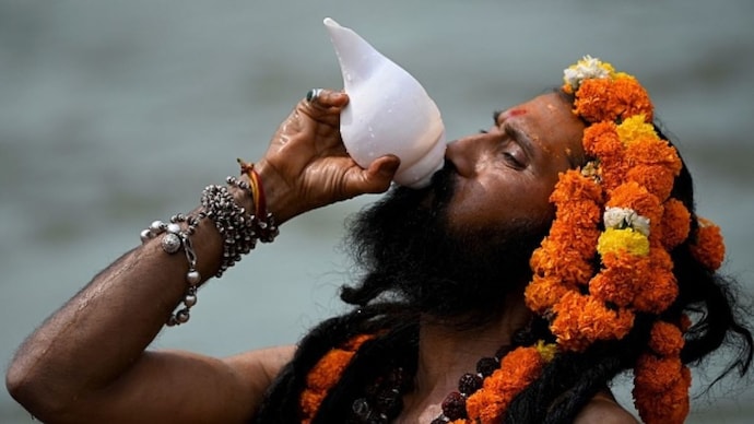Vaishakh Amavasya 2026 will be observed on April 17. Check correct date, tithi timings, snan-daan muhurat and important rituals associated with ancestor worship and spiritual practices. (Photo: Getty Images) Vaishakh Amavasya 2026