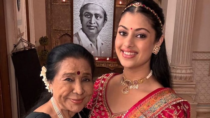 Asha Bhosle's granddaughter Zanai thanked supporters after her grandmother's final ceremony. (Photo credit: Instagram/zanaibhosle) Asha Bhosle with granddaughter Zanai Bhosle.