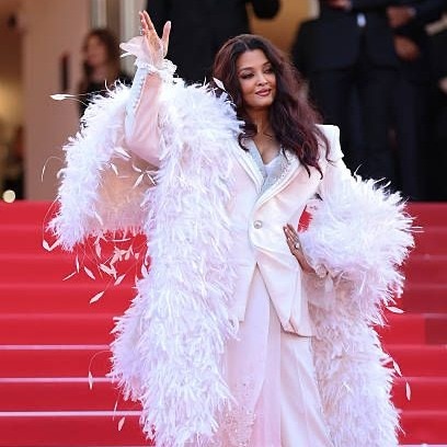 Aishwarya Rai Bachchan turns Cannes 2026 finale into a white-feather show