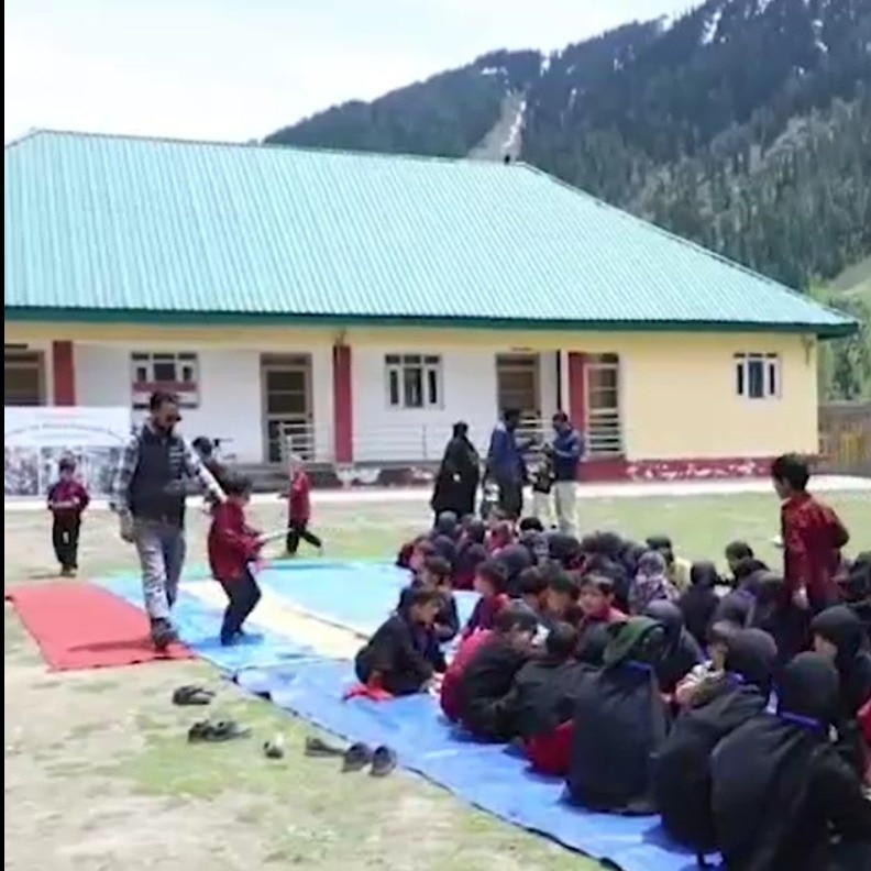 Akshay Kumar’s Rs 1 crore donation transforms a school in Kashmir border area