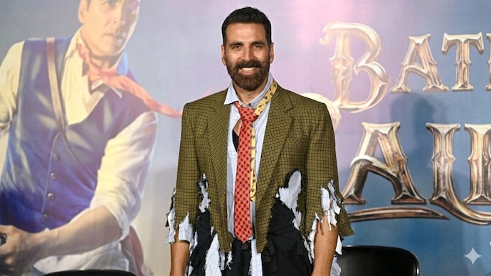 Akshay Kumar undergoes vision correction surgery: Report. Akshay Kumar's photo.