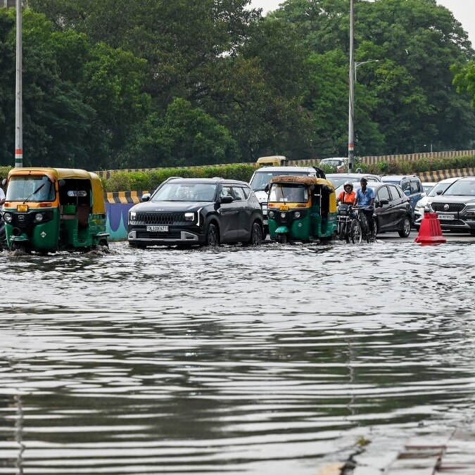 Delhi-NCR to get fierce rain tonight. Will it bring a winter-like chill?