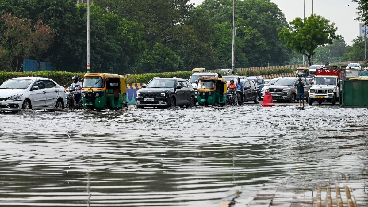 Delhi-NCR to get fierce rain tonight. Will it bring a winter-like chill?