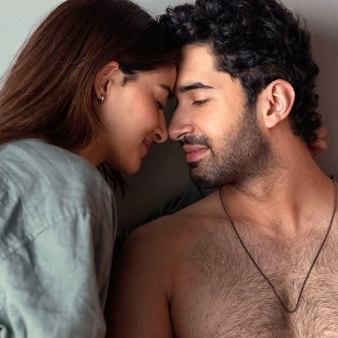 A still of Ananya Panday, Lakshya Lalwani from Chand Mera Dil