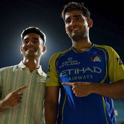 Watch: CSK Anhsul Kamboj meets lookalike from CM Vijay's oath-taking event