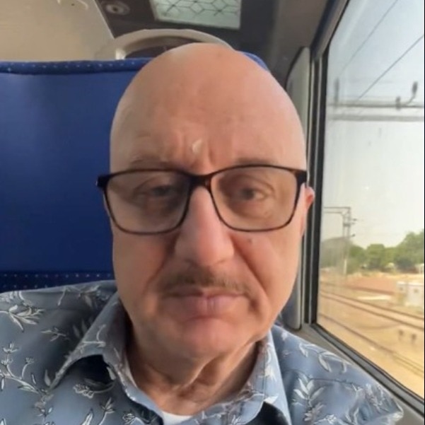 Anupam Kher joins PM's clarion call to save fuel, takes train ride to Delhi