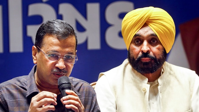 Arvind Kejriwal, Bhagwant Mann (PTI photo) Arvind Kejriwal, Bhagwant Mann