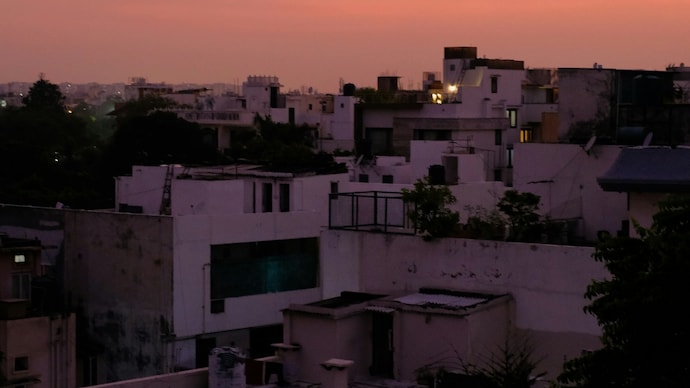 A view of a dense neighbourhood in Delhi, illustrating warm nights in urban areas. (Photo: Unsplash) At 32.4°C, Delhi just recorded its warmest May night in nearly 14 years