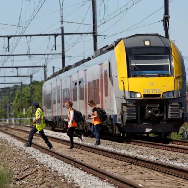 Train crashes into school minibus in Belgium's Buggenhout, 4 killed
