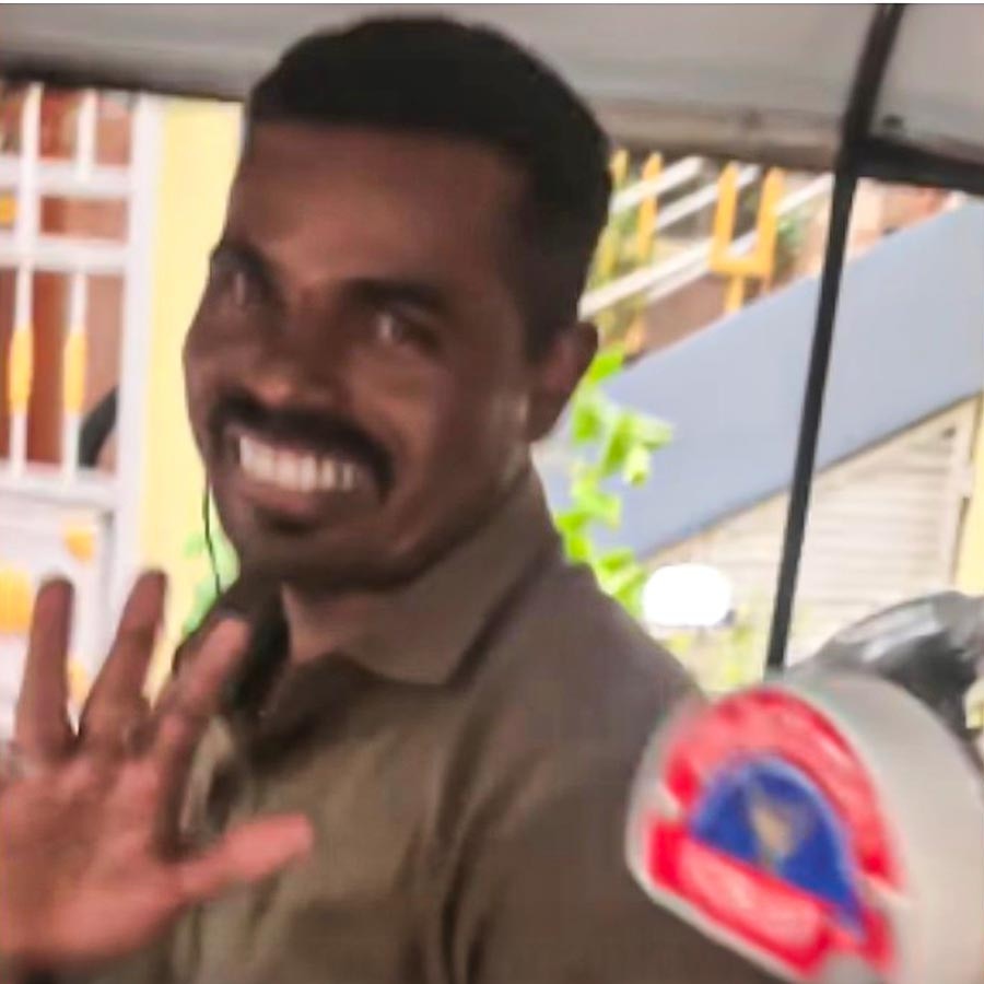 Bengaluru rain leaves auto driver drenched, passenger's kind gesture goes viral