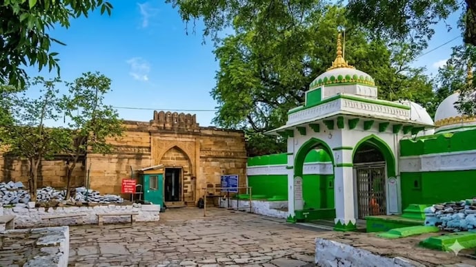 X) bhojshala kamal maula mosque archaeological survey of india asi madhya pradesh high court hc decision saraswati temple vagdevi hindu mahasabha ram janmabhoomi dhar