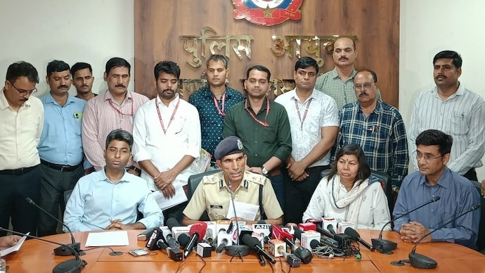According to police officials, the prime accused orchestrated the crime by luring the victim, Shubhra Ranjan, to Bhopal from Delhi under the pretext of a seminar and expansion of new coaching centers. Bhopal Police crack extortion case targeting Delhi IAS coaching director