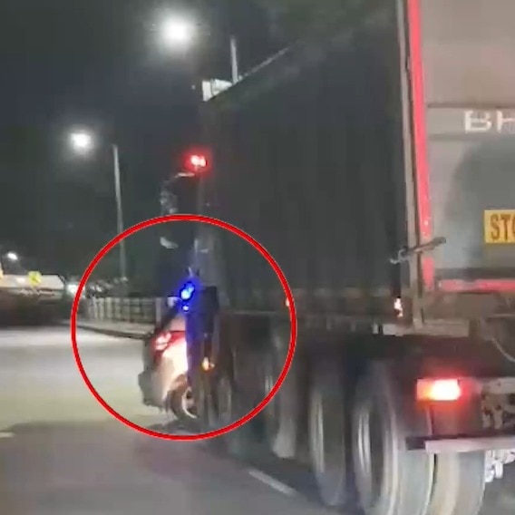 Video: Truck rams car, drags father and daughter for metres on Odisha bridge