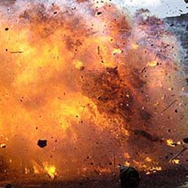 7 killed after car loaded with explosives detonates at busy Pak market