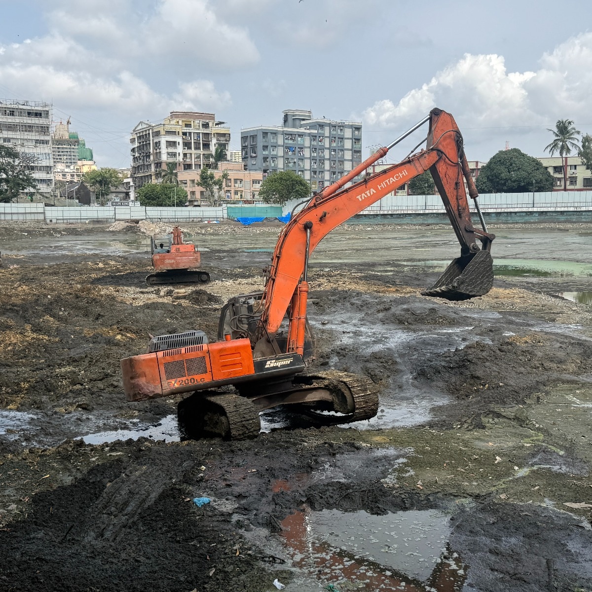 BMC starts rejuvenation of polluted Bandra Talao after dewatering