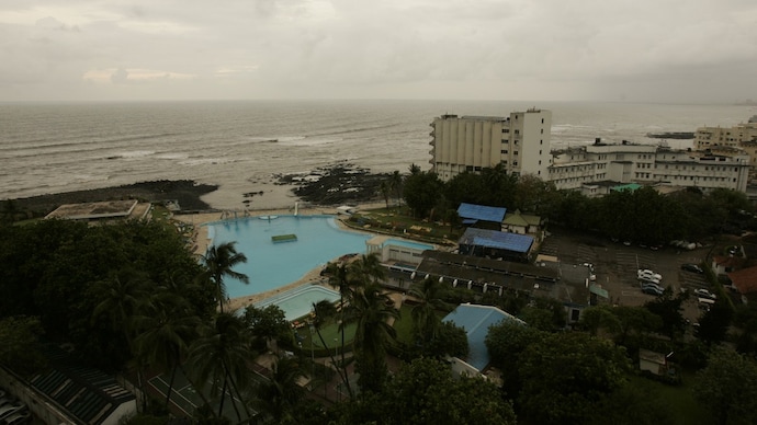 Getty Images) breach candy club mumbai delhgi gymkhana inherited privilege debate europeans at helm bombay sports recreation clubbing parsi businessmen elites land issue whites only shashi tharoor kicked out colonial hangover