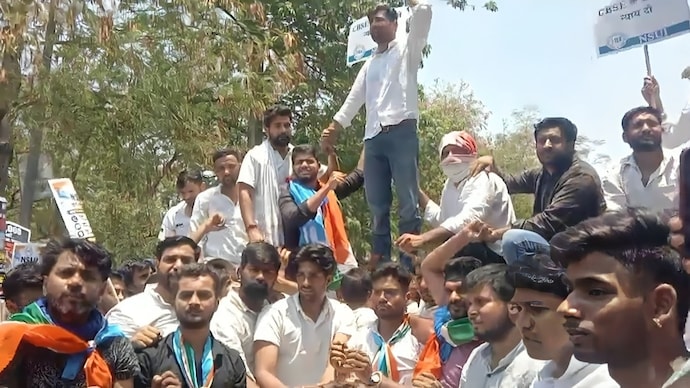 CBSE OSM controversy: NSUI protests outside CBSE office in Delhi CBSE OSM controversy: NSUI protests outside CBSE office in Delhi