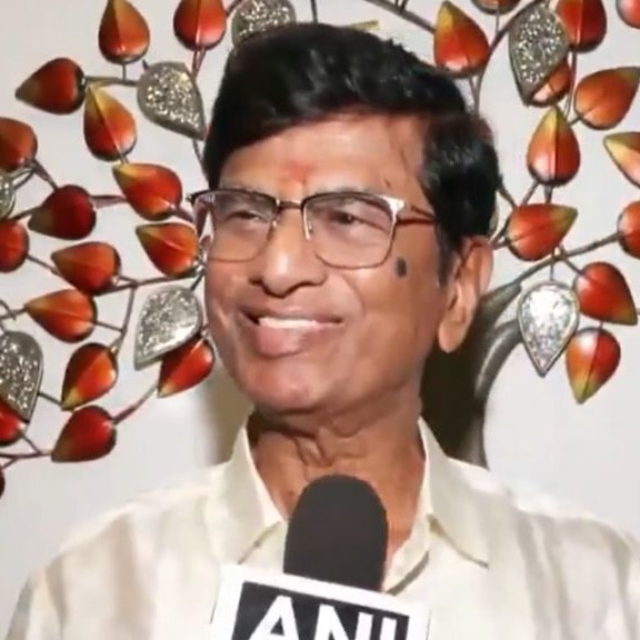 Vijay can give back the power you lost: TVK chief’s father pitches to Congress