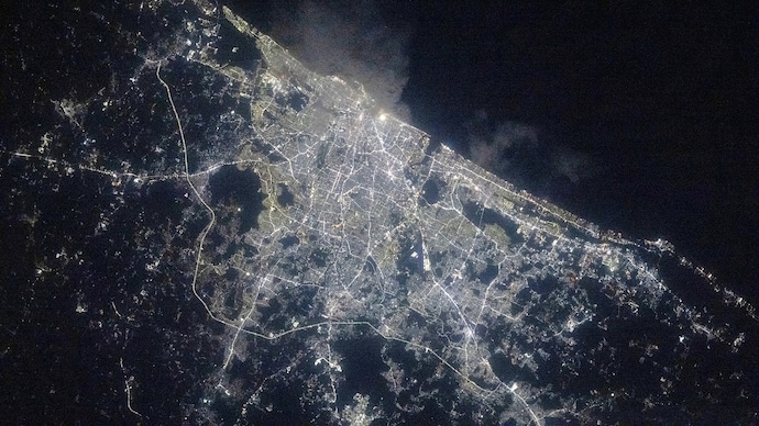 Chennai, on India’s southern coast along the Bay of Bengal seen at night. (Photo: Nasa) Chennai night lights