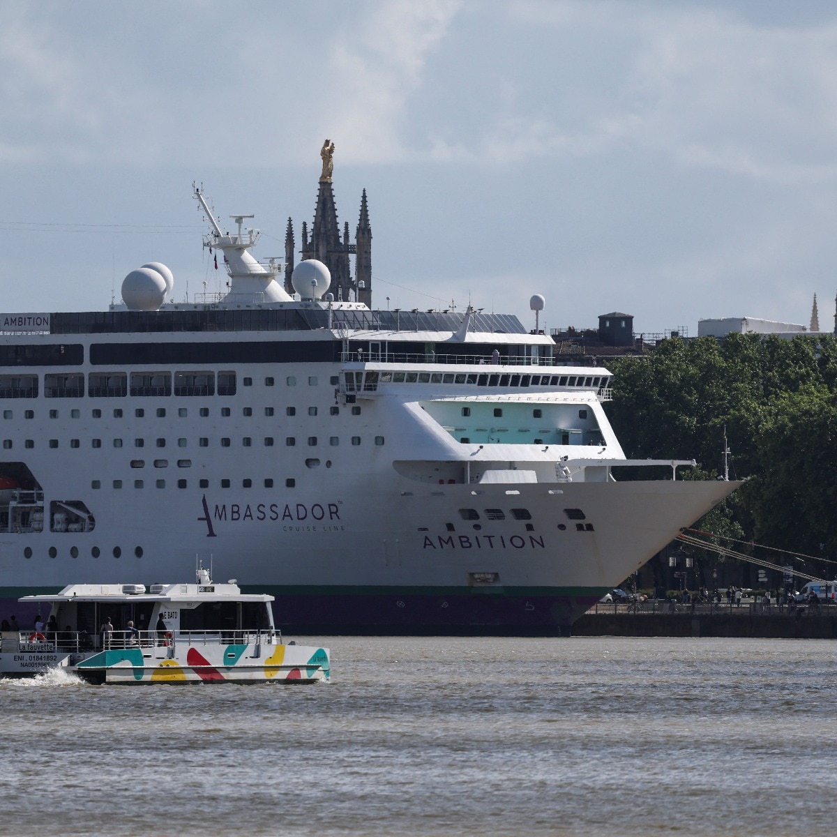 France confines over 1200 passengers after gastroenteritis outbreak on cruise ship