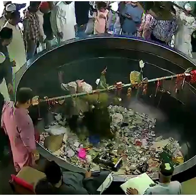 Man jumps into massive cauldron inside Ajmer Sharif dargah, chaos follows