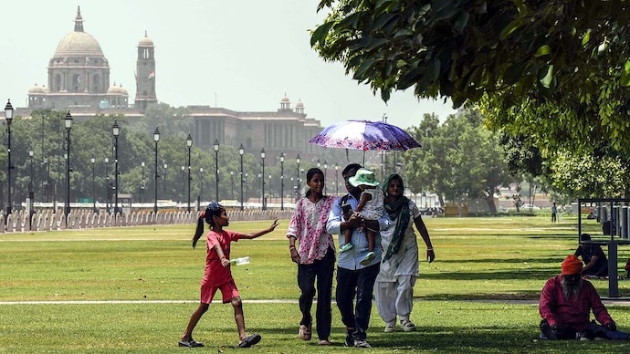 The CAQM revoked GRAP-1 curbs in Delhi-NCR after air quality improved on Friday. (Photo: PTI) Delhi AQI Pollution
