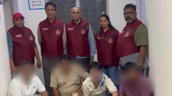 Delhi Police has advised citizens to exercise caution while interacting with strangers on dating apps. Delhi Honey Trap Gang busted