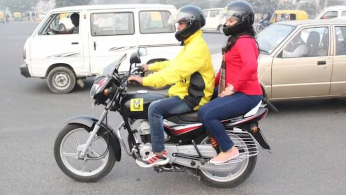 Delhi woman offers Rapido driver soft drink amid heat, his response is heartbreaking