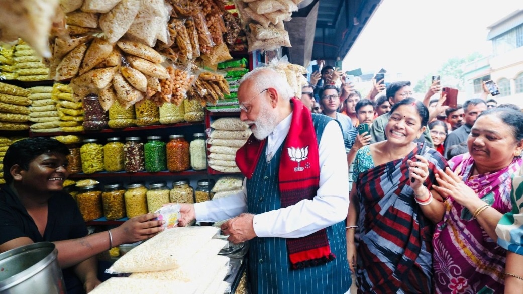 Bengal man who sold jhalmuri to PM gets bomb, death threats from Pak, Bangladesh