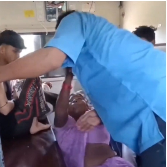Elderly vendor folds hands after 'harassment' by staff on train, Railways reacts
