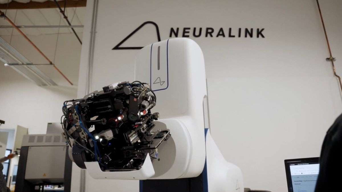 Elon Musk’s Neuralink reaches a new milestone with a surgical robot designed to access any part of the human brain. The goal is a universal interface to solve neurological conditions. (Photo: Neuralink) Elon Musk’s Neuralink reaches a new milestone with a surgical robot designed to access any part of the human brain. The goal is a universal interface to solve neurological conditions. (Photo: Neuralink)
