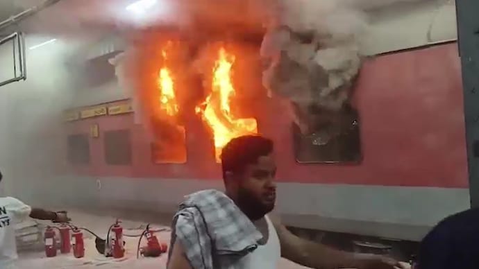 Fire erupted in Hyderabad–Jaipur Express AC coaches at a railway station in Nampally. train fire