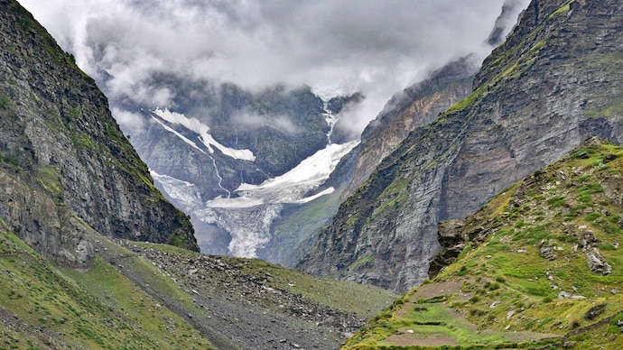 The instability is being driven by a combination of rising temperatures and the topography of the Himalayas. (Photo: Getty) Glacier Uttarakhand
