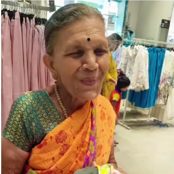 Goa woman takes saree-loving mother-in-law to buy her first kurta in 70 years