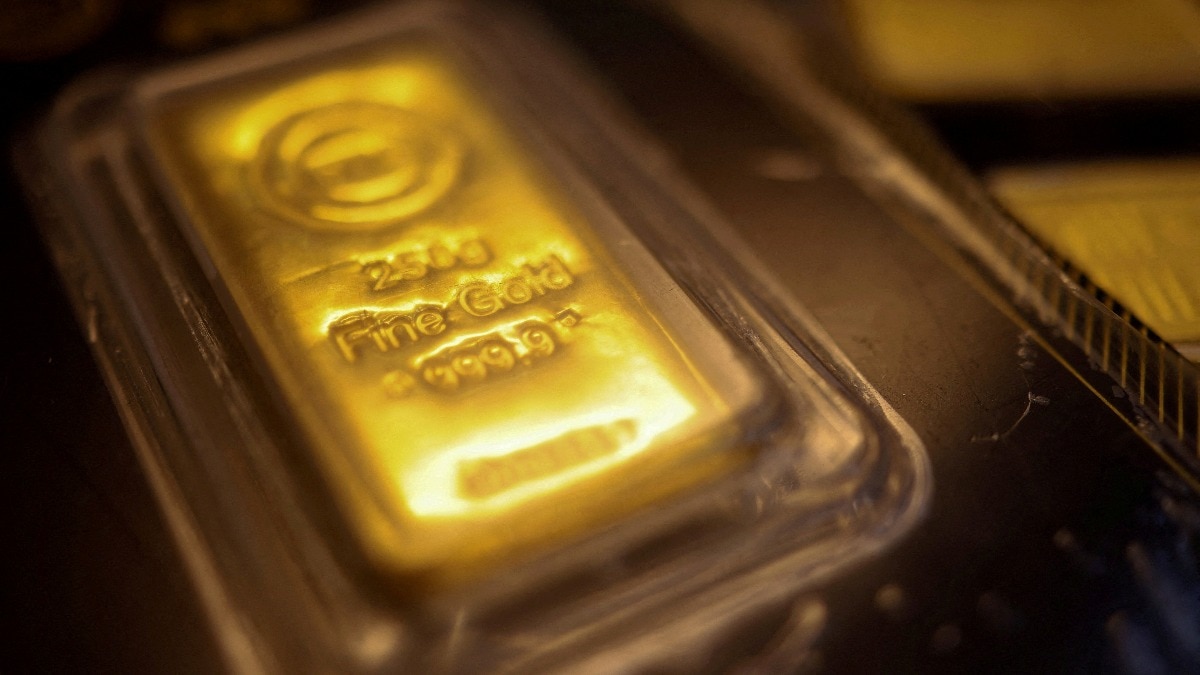 Ex-CIA agent stashed 300 gold bars, $2 million cash at home, arrested