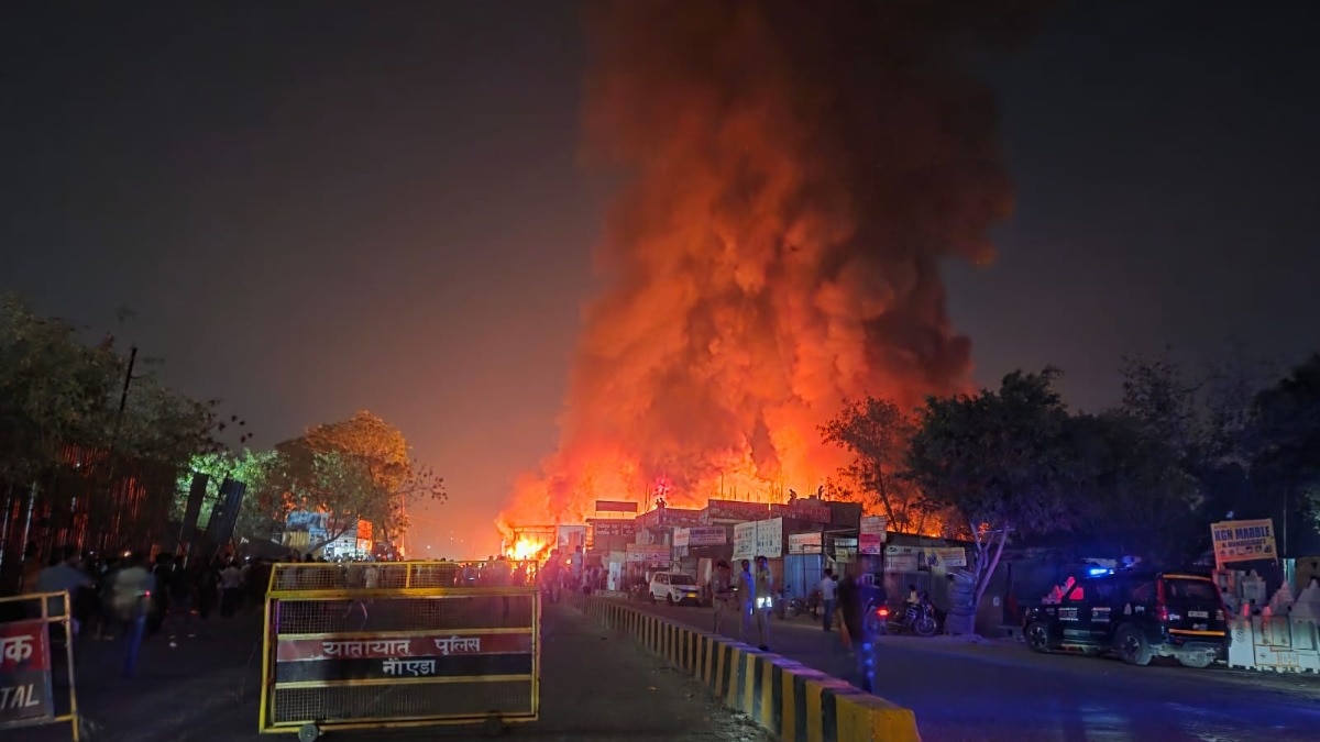 Massive fire engulfs furniture market in Greater Noida