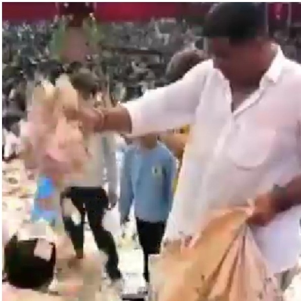 Gujarat bhajan singer buried under cash as devotees empty bags of money on stage