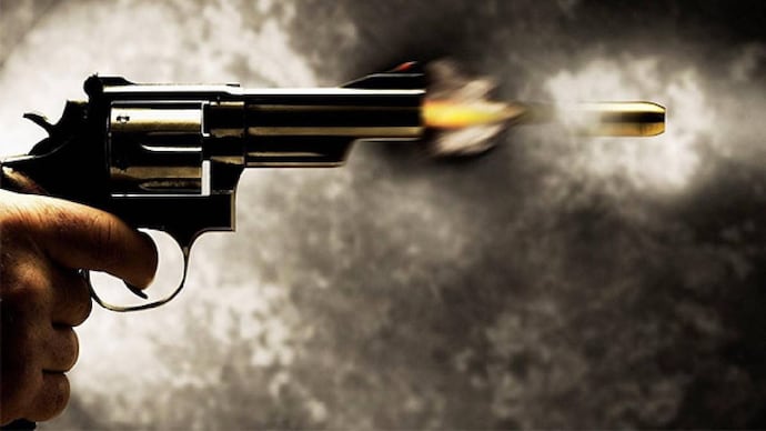 Shots fires at Canada Cricket president Arvinder Khosa's home. (Design: India Today) gun