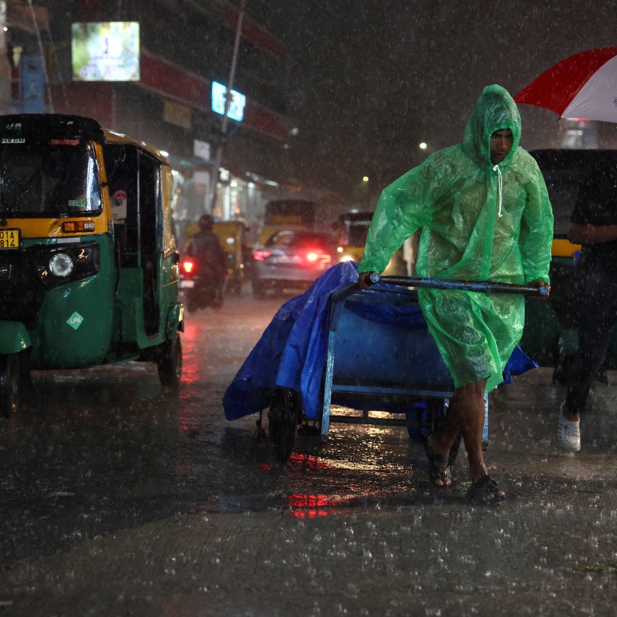 Heavy rain, thunderstorm in several parts of Delhi-NCR, alert issued