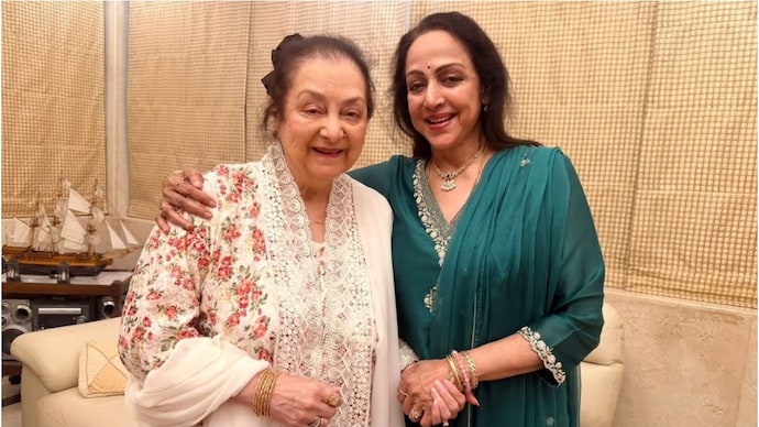 Saira Banu meets Hema Malini (Credit: Instagram/sairabanu) Saira Banu meets Hema Malini