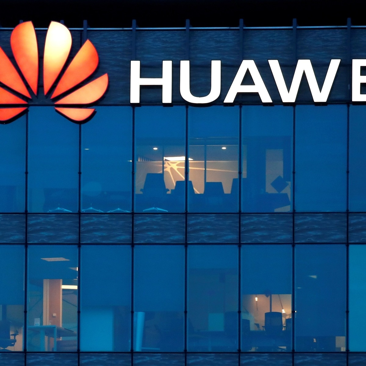 US blocks China from getting AI chips, Huawei says it has found a way to compete