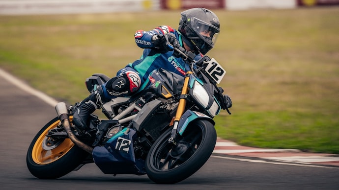 I clocked a 2:19.497 at Madras International Circuit, finishing fastest overall at TVS YMRP 2026 aboard the Apache RTR 310. An unforgettable step into professional racing with TVS Racing. I clocked a 2:19.497 at Madras International Circuit, finishing fastest overall at TVS YMRP 2026 aboard the Apache RTR 310. An unforgettable step into professional racing with TVS Racing.