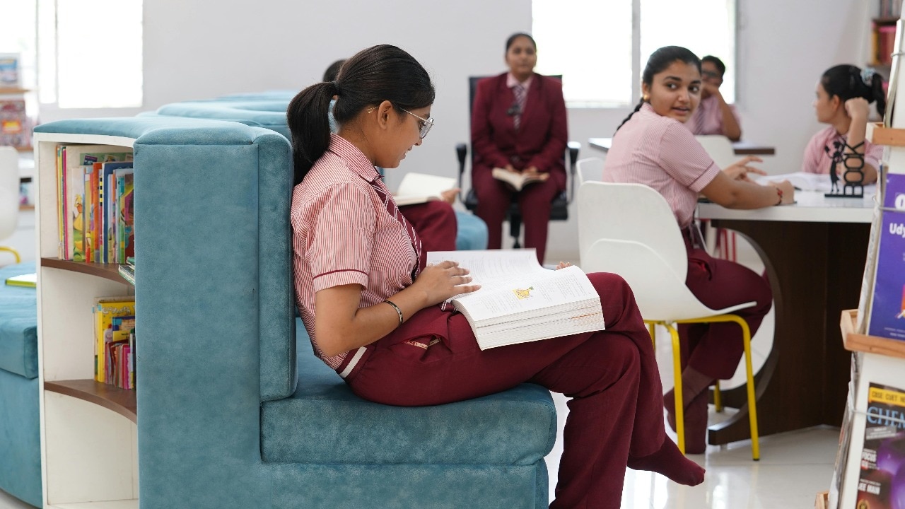 CBSE cracks down on schools, sets May 31 deadline to finalise Class 6 third language