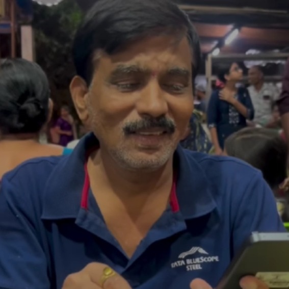 IIT Varanasi student surprises father with brand new phone, his reaction goes viral