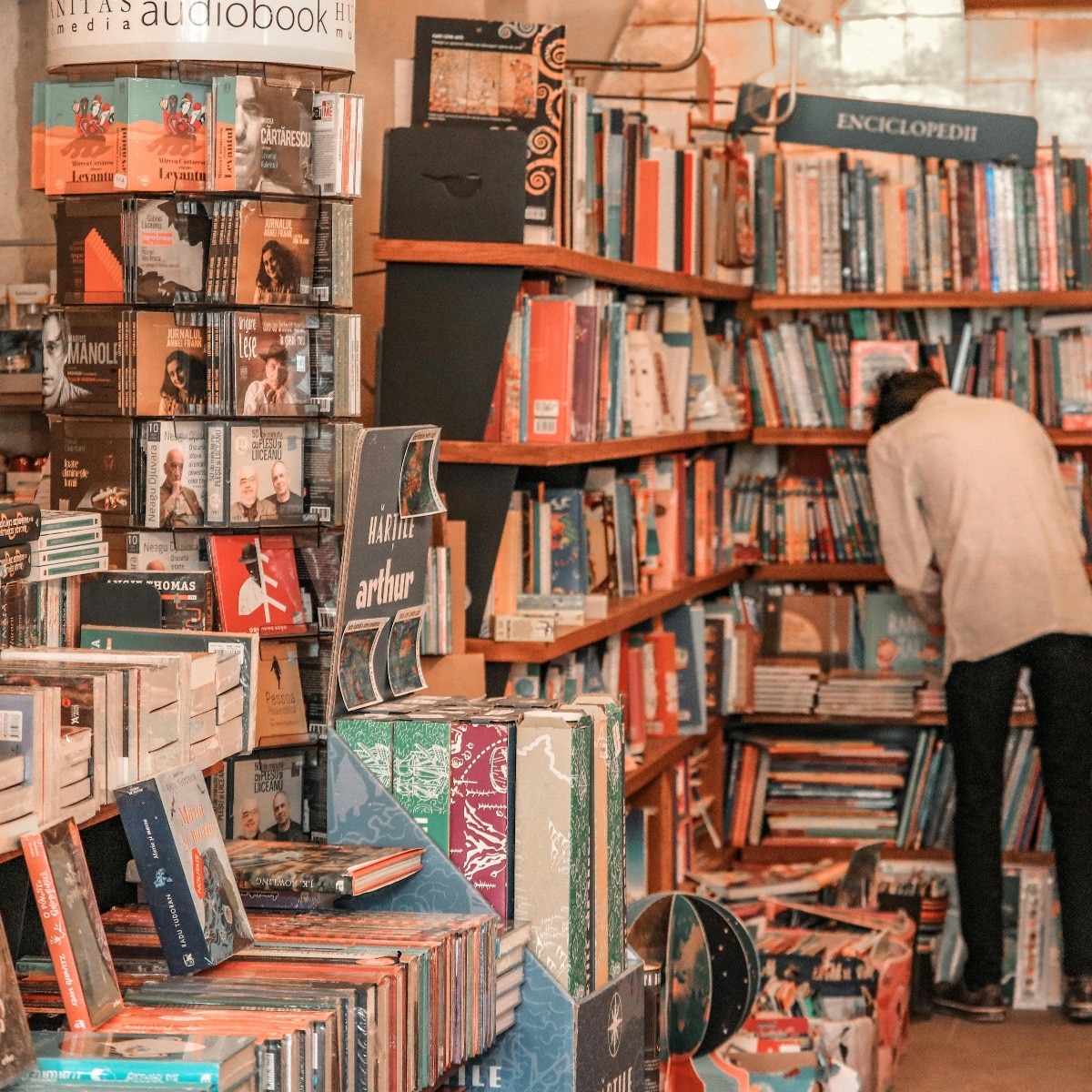 7 Iconic bookstores in India every book lover should visit once
