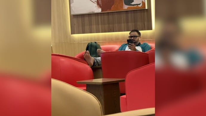 Indian man criticises fellow travellers’ behaviour at airport lounge, shares pics (Photos: @vivekshukla/X) Indian man criticises fellow travellers’ behaviour at airport lounge, shares pics